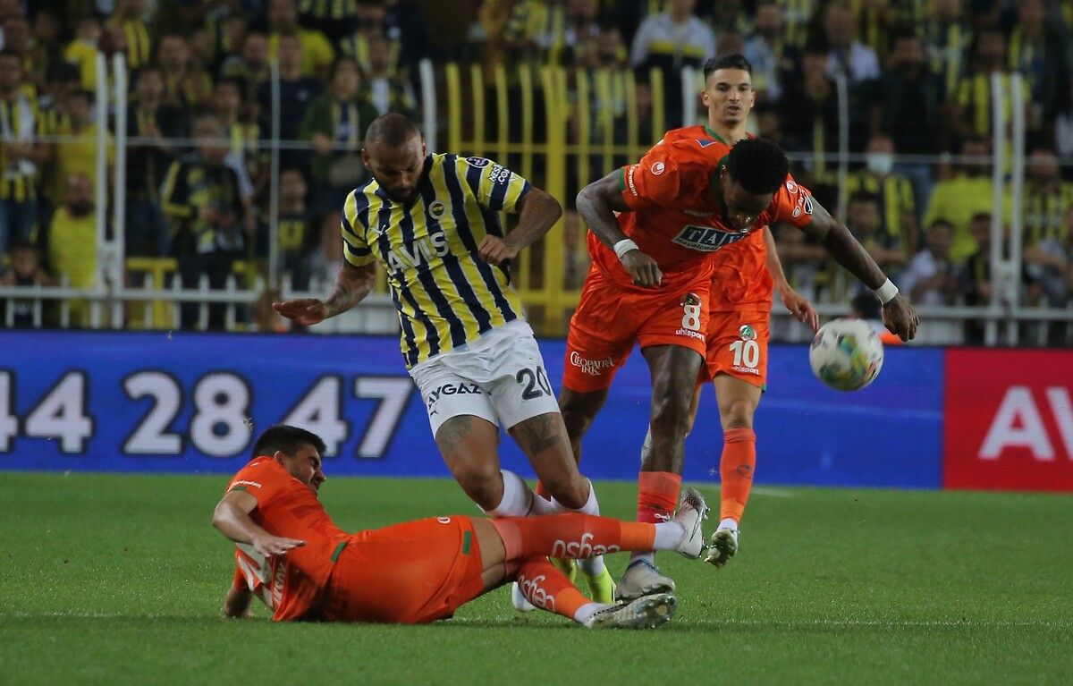 Joao Pedro'nun kaçırdığı penaltı sonrası dikkat çeken detay 1