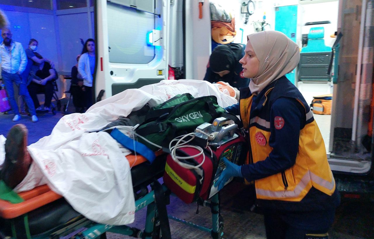 Kendini köprüye asarak hayatına son verdi! 2