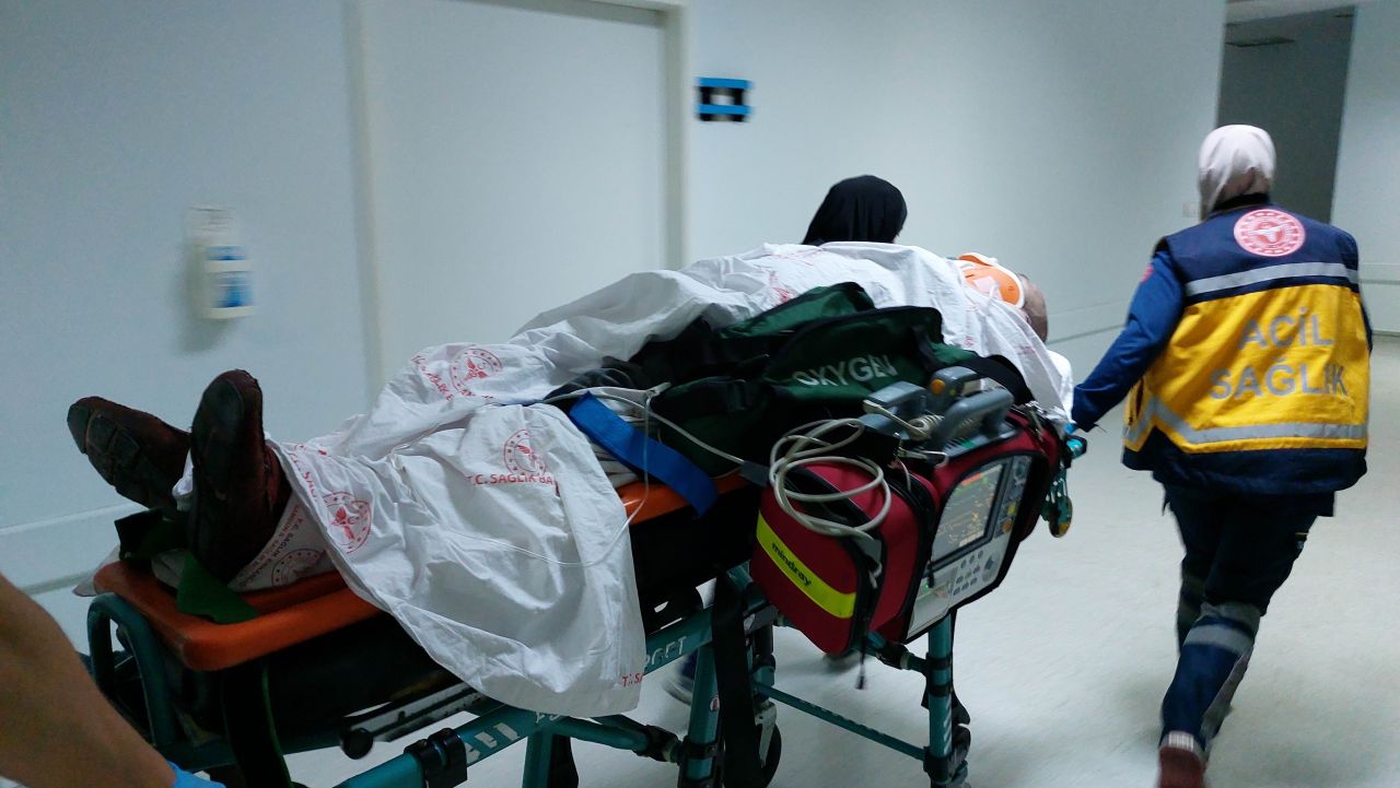 Kendini köprüye asarak hayatına son verdi! 3
