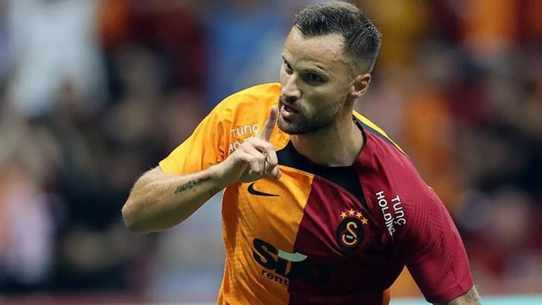 Aslan'da santrfor operasyonu! Yeni transfere tribün yolu gözüktü, sözleşmesi tehlikeye girdi... 5