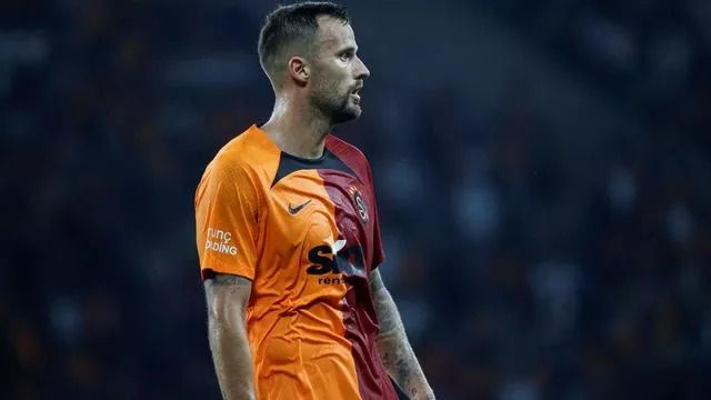 Aslan'da santrfor operasyonu! Yeni transfere tribün yolu gözüktü, sözleşmesi tehlikeye girdi... 6