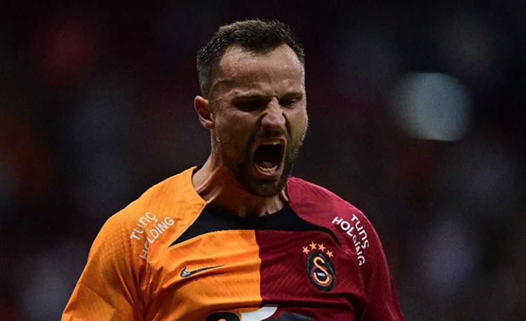 Aslan'da santrfor operasyonu! Yeni transfere tribün yolu gözüktü, sözleşmesi tehlikeye girdi... 4