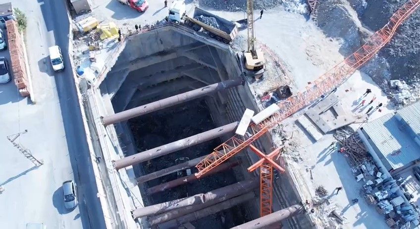 Sancaktepe’de metro çalışmasında vinç devrildi: 2 ölü, 1 yaralı 2