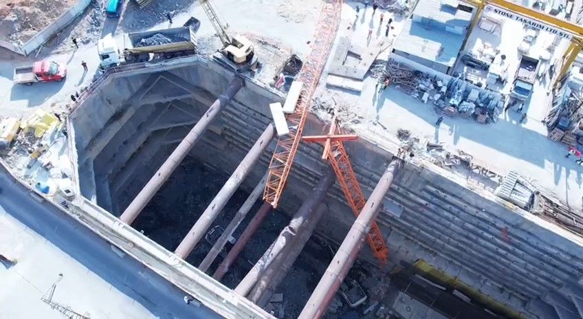 Sancaktepe’de metro çalışmasında vinç devrildi: 2 ölü, 1 yaralı 3