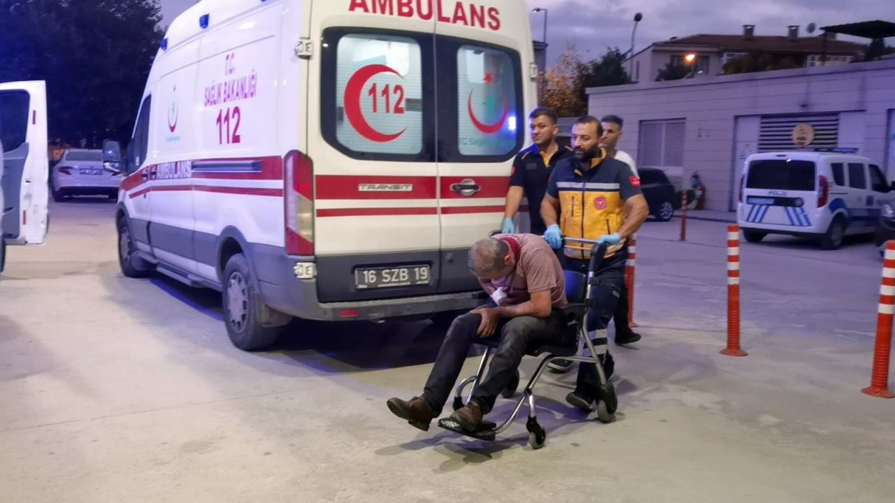 Bir grubun iş yeri baskınında patronu ve oğlunu bıçaklanma anları kamerada 4