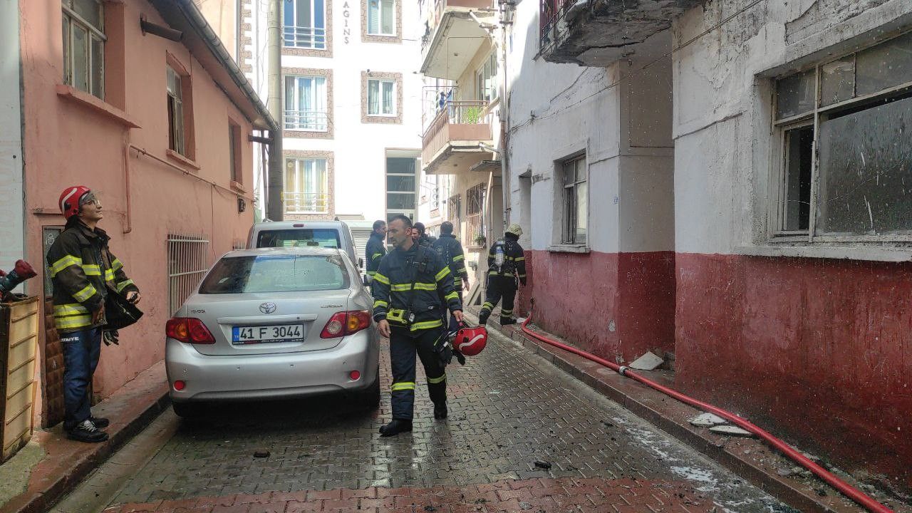 Metruk binada yangın çıktı, mahallede tansiyon yükseldi 5