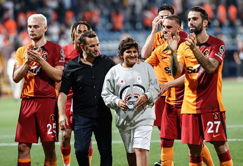 Galatasaray dünya basınına damga vurdu! Aslan'ın yıldızları tüm listeleri alt üst etti 1