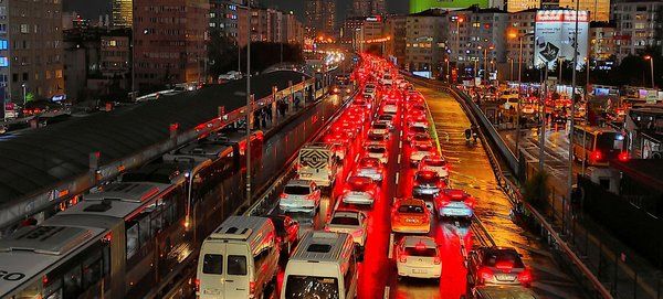 İstanbul'da sağanak sonrası trafik durma noktasına geldi! 2