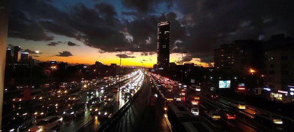 İstanbul'da sağanak sonrası trafik durma noktasına geldi! 4