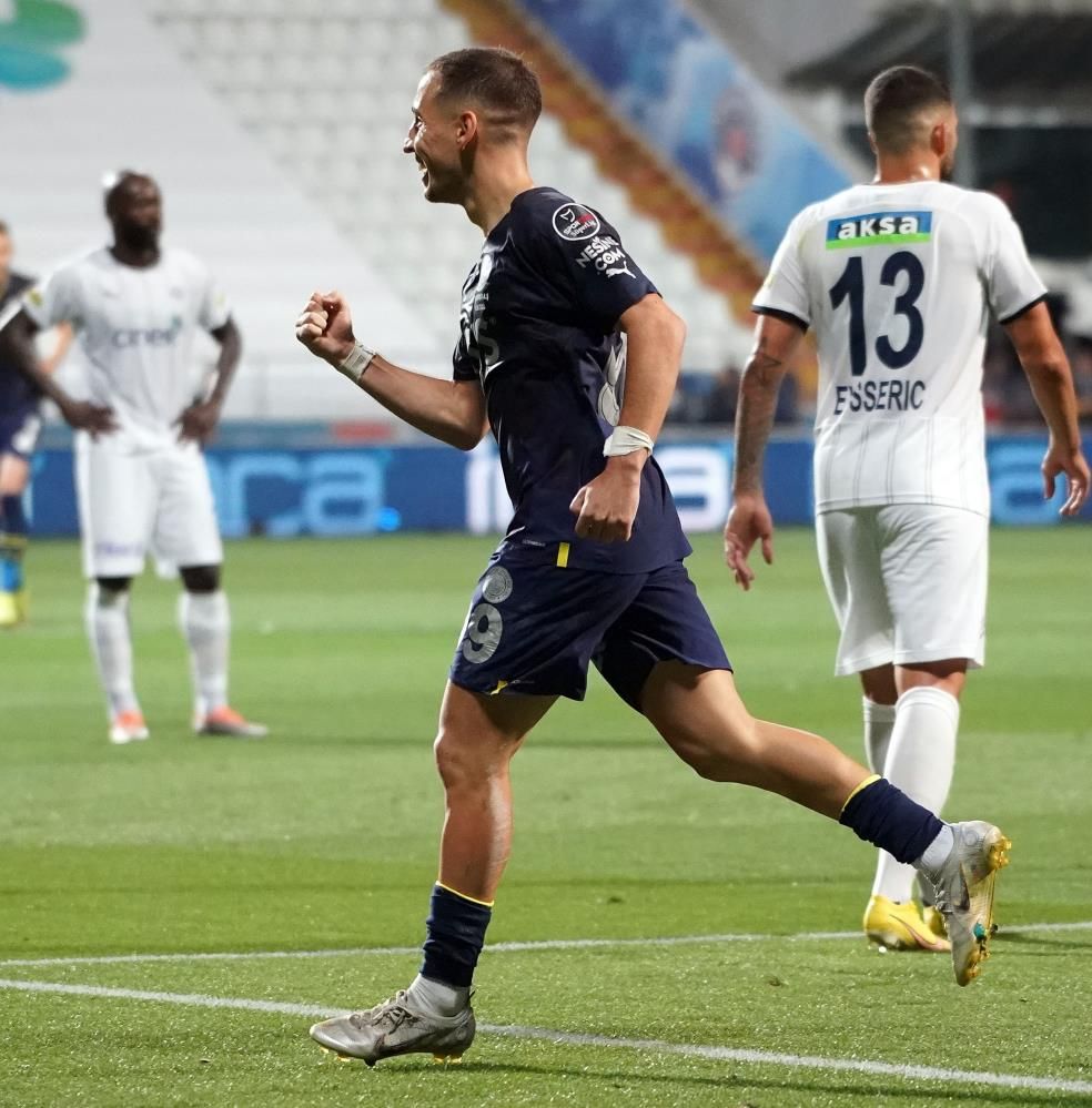 Fenerbahçe'de Beşiktaş derbisi öncesi beklenmedik gelişme! Emre Mor... 1