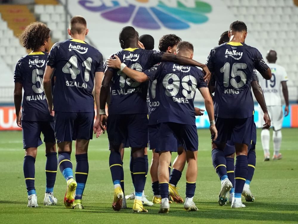 Fenerbahçe'de Beşiktaş derbisi öncesi beklenmedik gelişme! Emre Mor... 2
