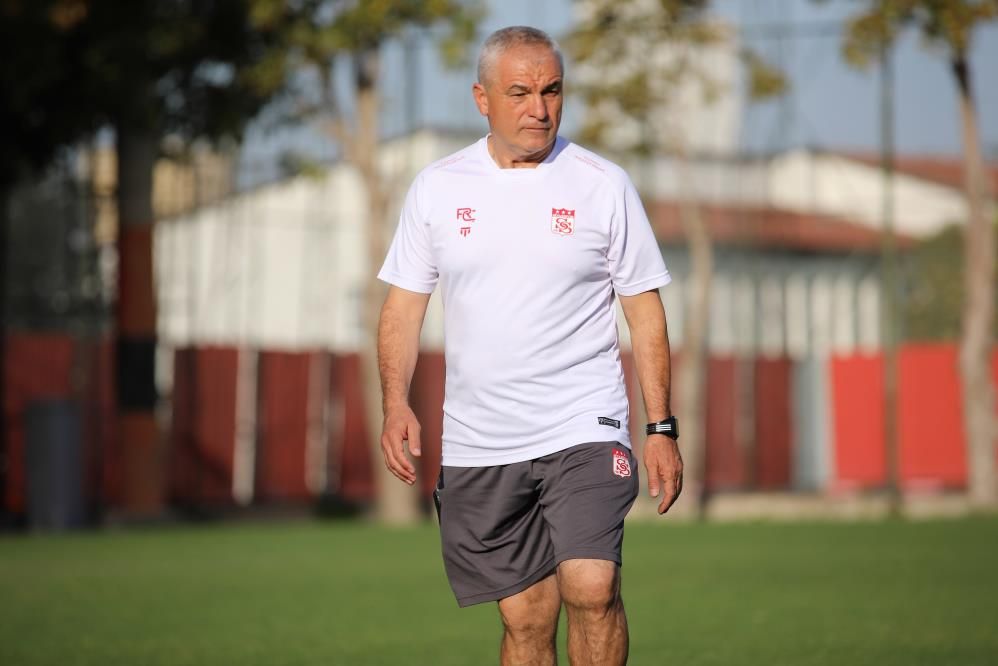 Rıza Çalımbay ayrılığı açıkladı: Futbol değil, insanlar nankör 2