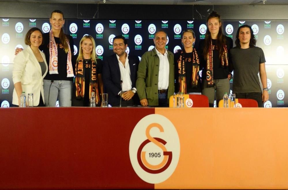 Derya Çayırgan'dan Galatasaray'a dönüş sinyali 8