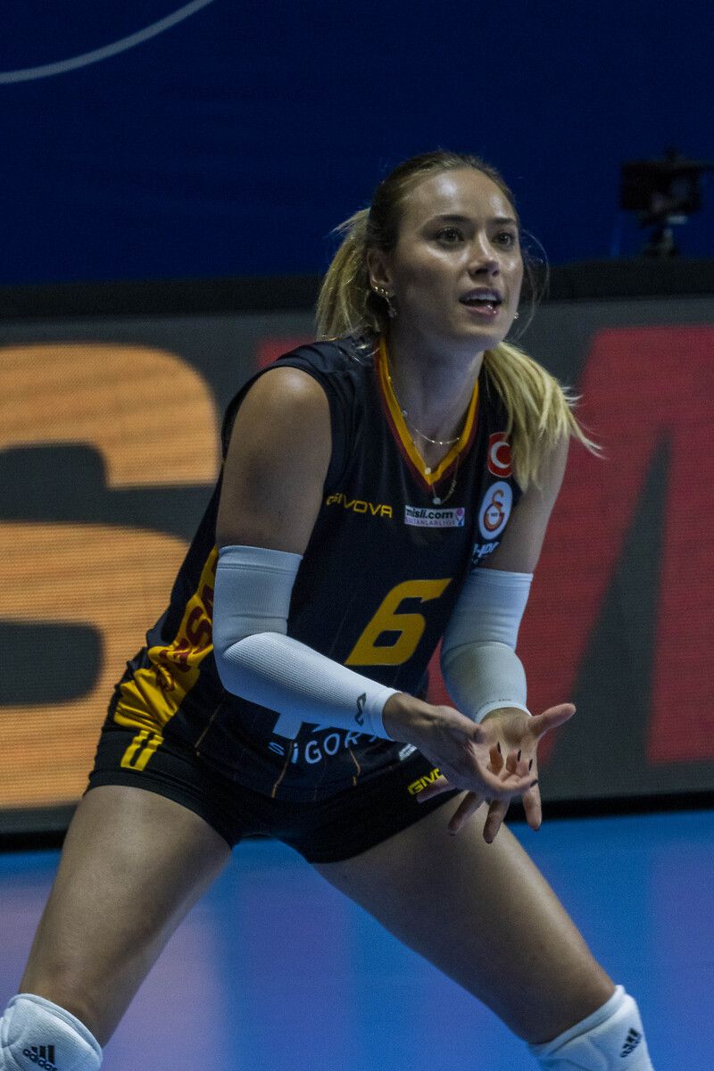Derya Çayırgan'dan Galatasaray'a dönüş sinyali 10