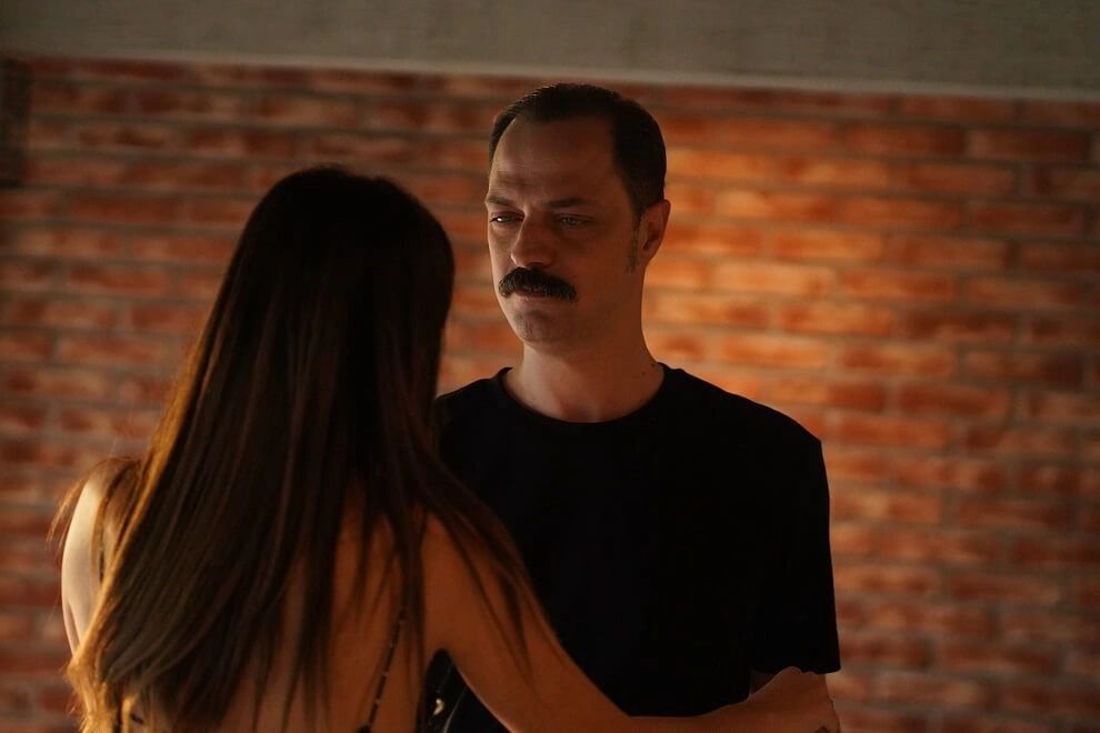 Yeni Sezonun Galibi Belli Oldu! Ne Yasak Elma Kaldı, Ne Kardeşlerim! Tozu Dumana Katıp Birinci Oldu! 16