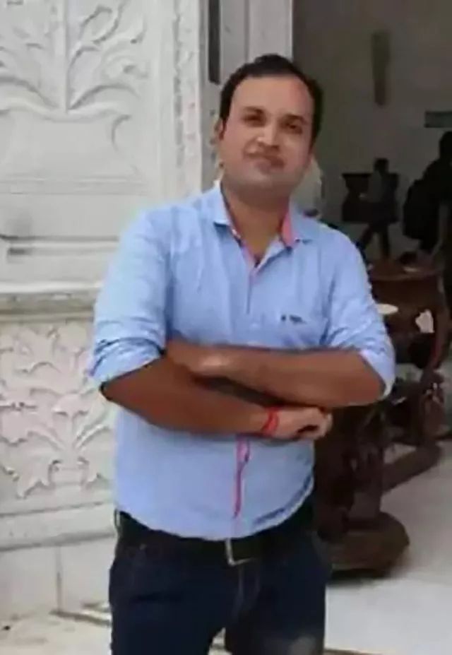 Öldüğüne inanmadı! 18 ay boyunca kocasının cesediyle birlikte yaşadı! Kokmasın diye 'kutsal su' dökmüş... 3