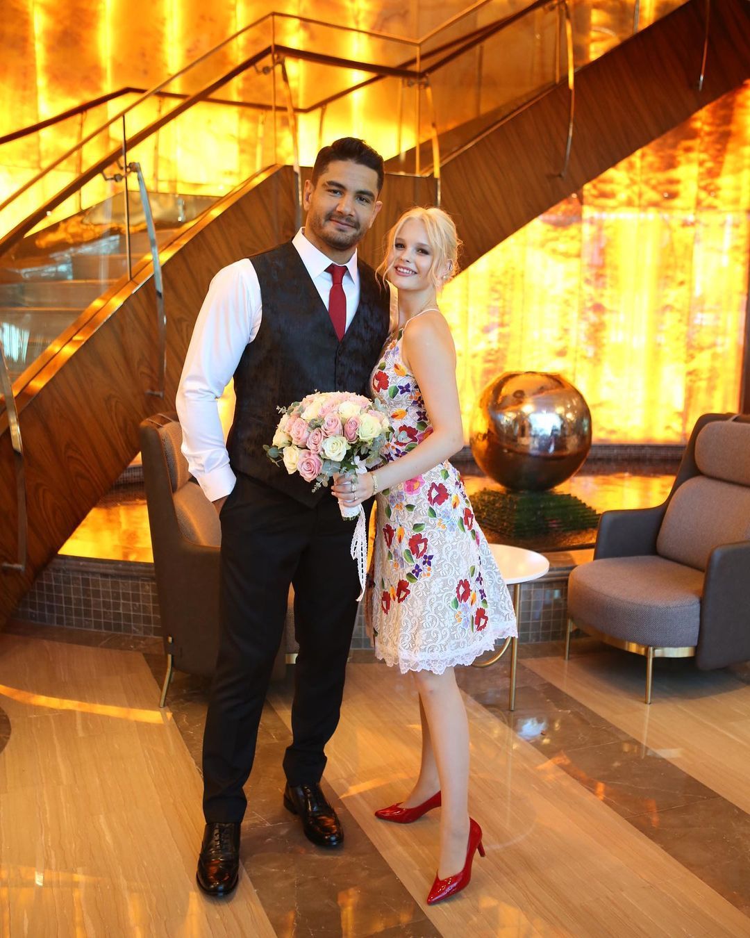 Milli güreşçi Taha Akgül dünyaevine girdi! Macar asıllı eşi Bianka Cekusz güzelliğiyle görenleri kendine hayran bıraktı 11