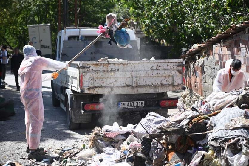 Çorum'da çöp ev operasyonu: 2 kamyon atık çıktı 5