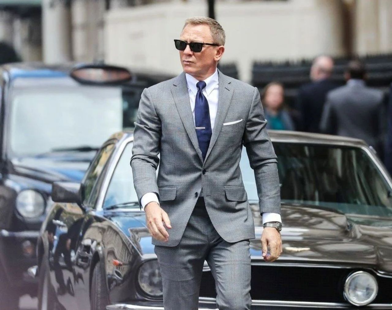James Bond’un son filminde kullanınlan kopya otomobil satışa çıkarıldı 5