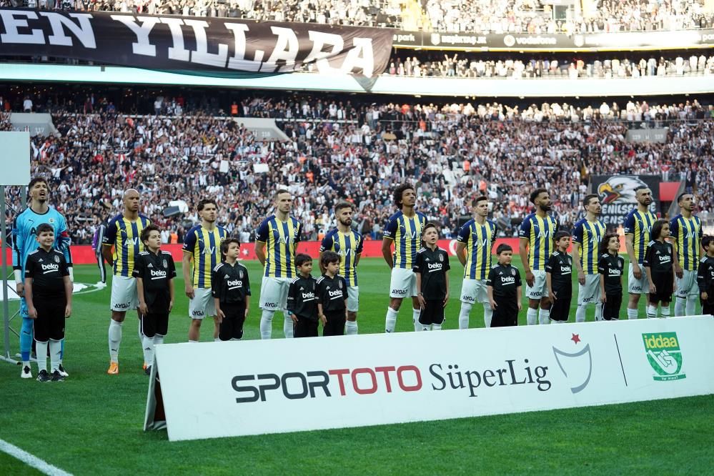 Fenerbahçe'de flaş ayrılık! Yıldız futbolcunun yeni takımı belli oldu... 1