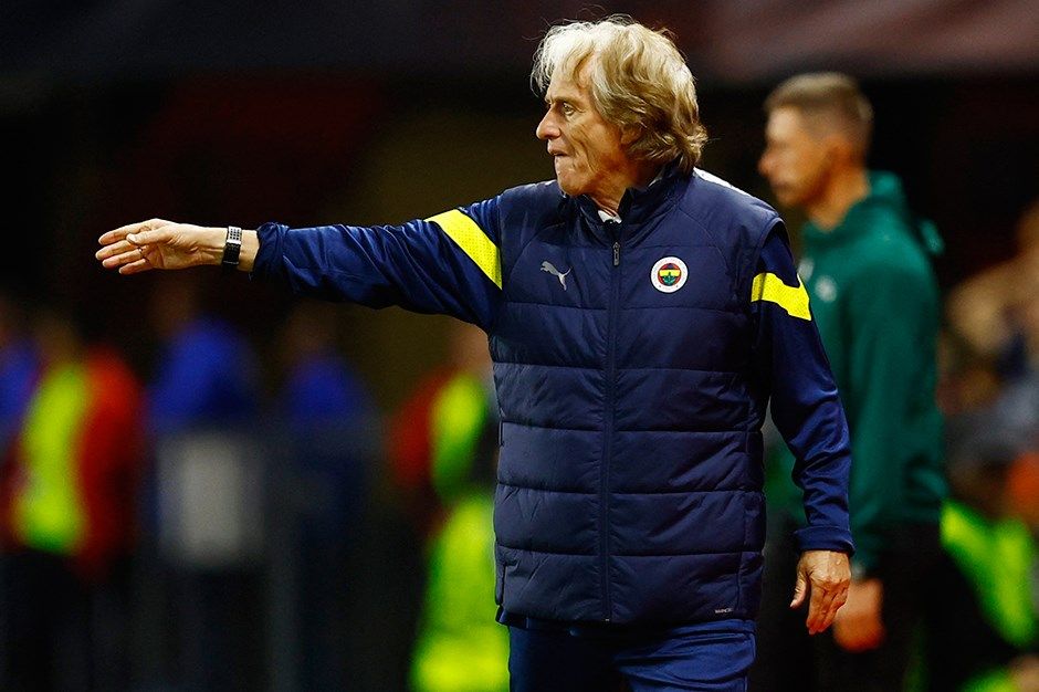 Jorge Jesus'tan derbi öncesi özel plan! Kartal'ı yapılan geniş çaplı hazırlıkla avlayacak 4