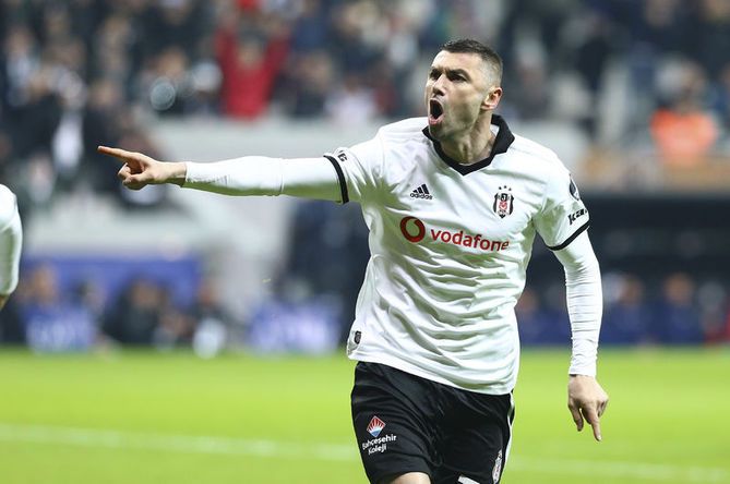 Burak Yılmaz'dan, Fatih Terim'e kırgın mısın sorusuna olay yanıt: Herkes, her şeyi biliyor... 6