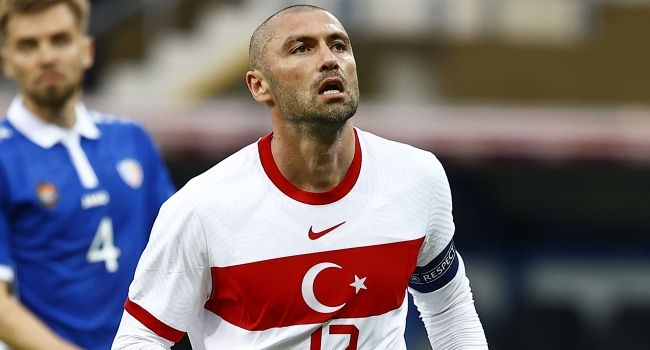 Burak Yılmaz'dan, Fatih Terim'e kırgın mısın sorusuna olay yanıt: Herkes, her şeyi biliyor... 9