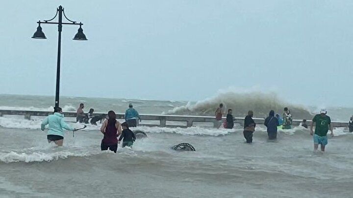 Ian Kasırgası Florida’yı vurdu! Evler yıkıldı, elektrikler kesildi! İşte bölgeden korkunç görüntüler... 8