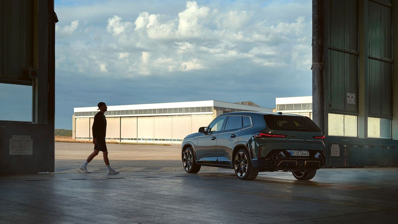 BMW M serisi 50. yılına özel yeni elektrikli SUV modelini tanıttı 2
