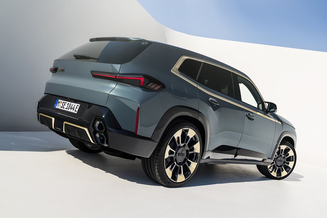 BMW M serisi 50. yılına özel yeni elektrikli SUV modelini tanıttı 11