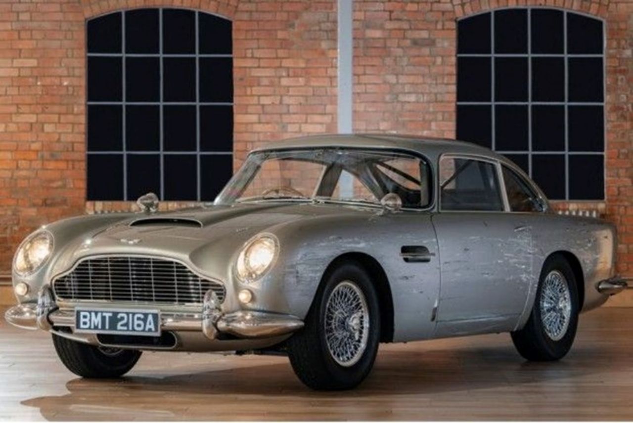 James Bond’un otomobili rekor bir fiyata alıcı buldu 1