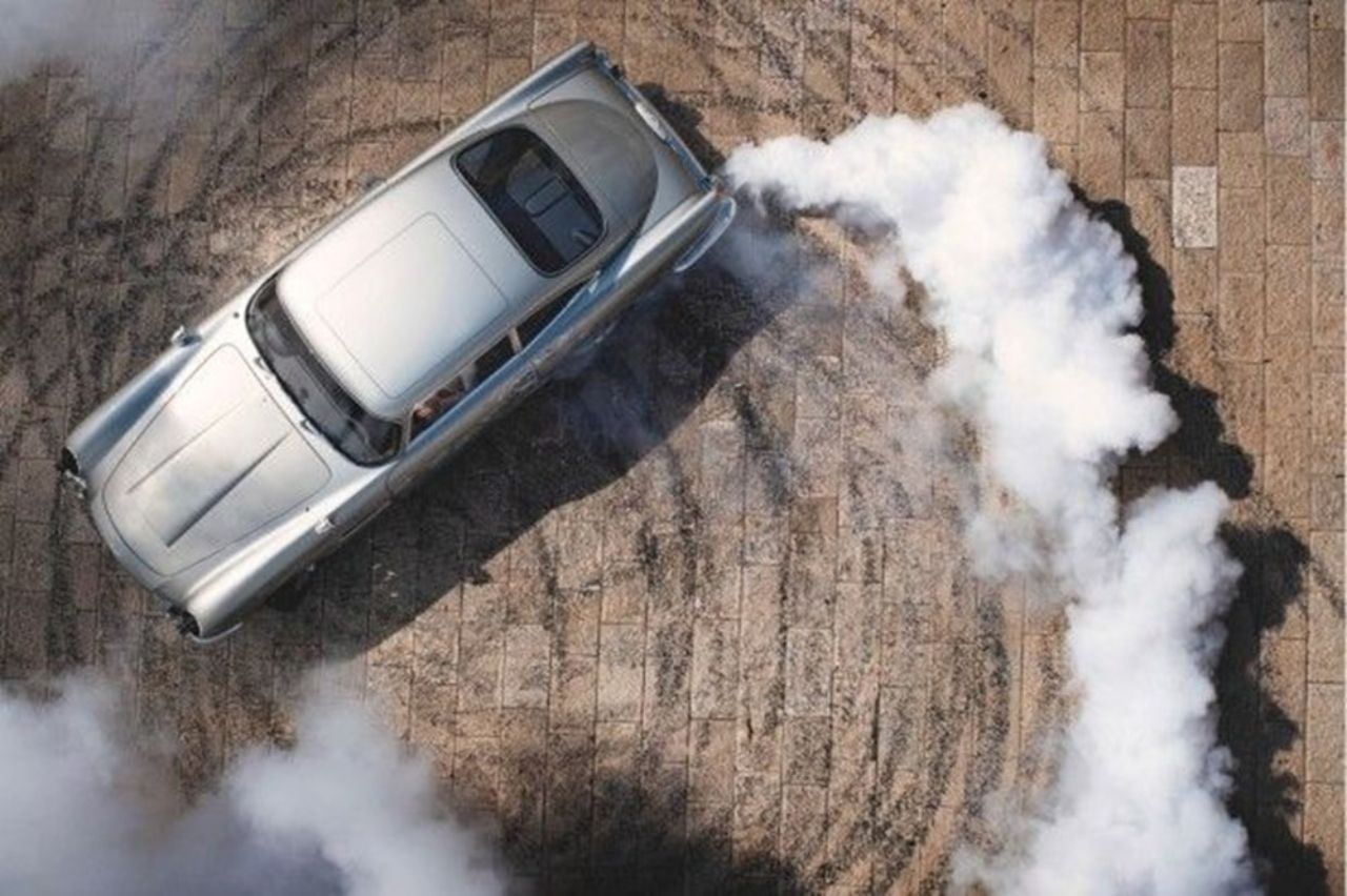 James Bond’un otomobili rekor bir fiyata alıcı buldu 2