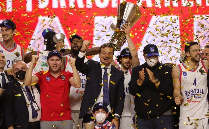 Ergin Ataman bir ilki başarmak istiyor! Bir kez daha EuroLeauge şampiyonluğu rekoru getirecek 12