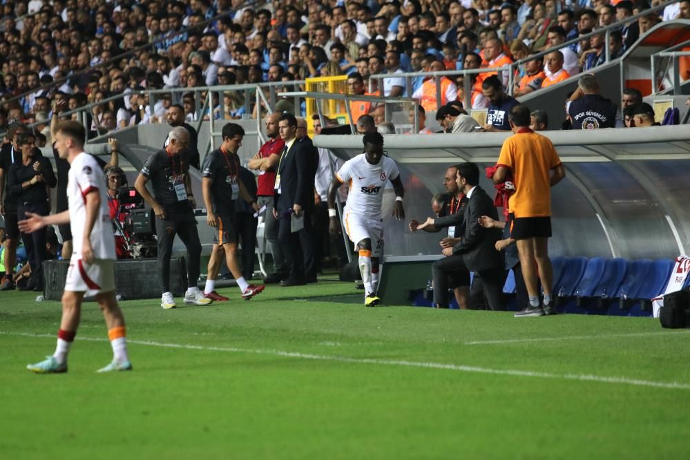 Galatasaray'da Gomis herkesi şoka uğrattı 1