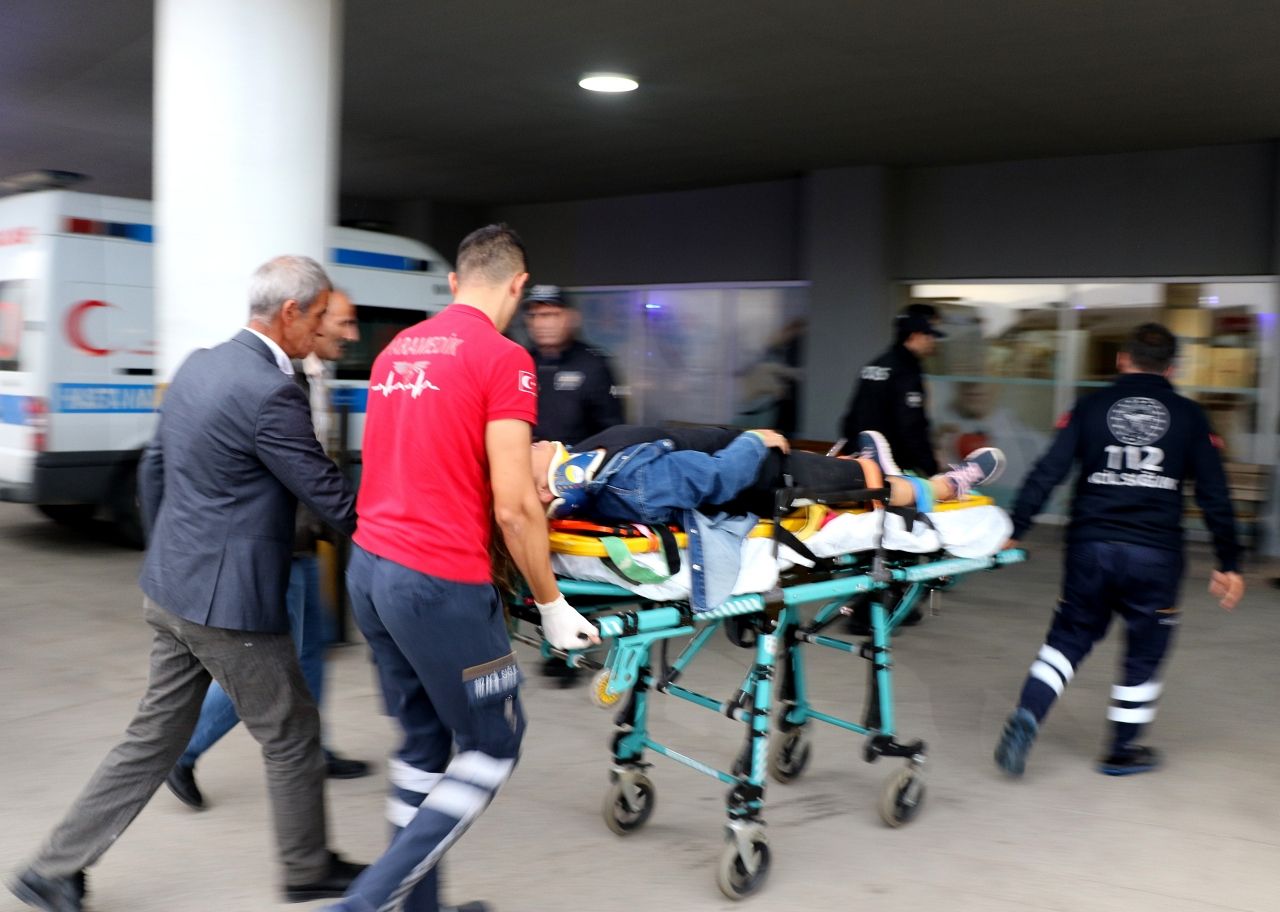 Cenazeye gidiyorlardı... Erzincan'da midibüs devrildi! Çok sayıda yaralı var.... 6