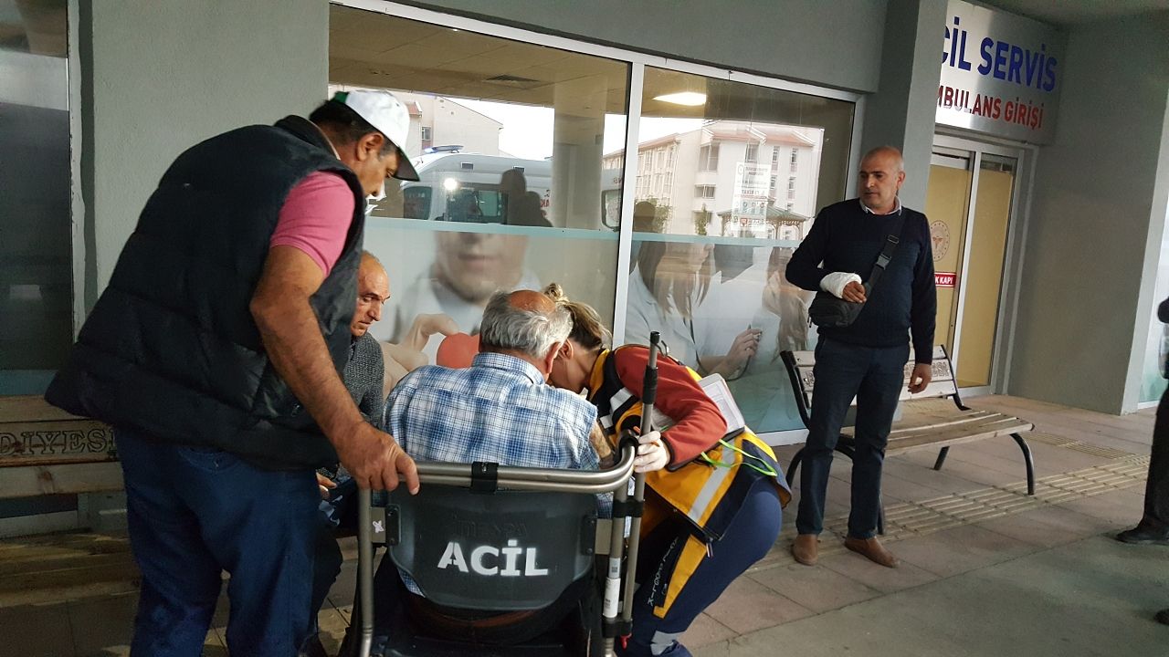Cenazeye gidiyorlardı... Erzincan'da midibüs devrildi! Çok sayıda yaralı var.... 5
