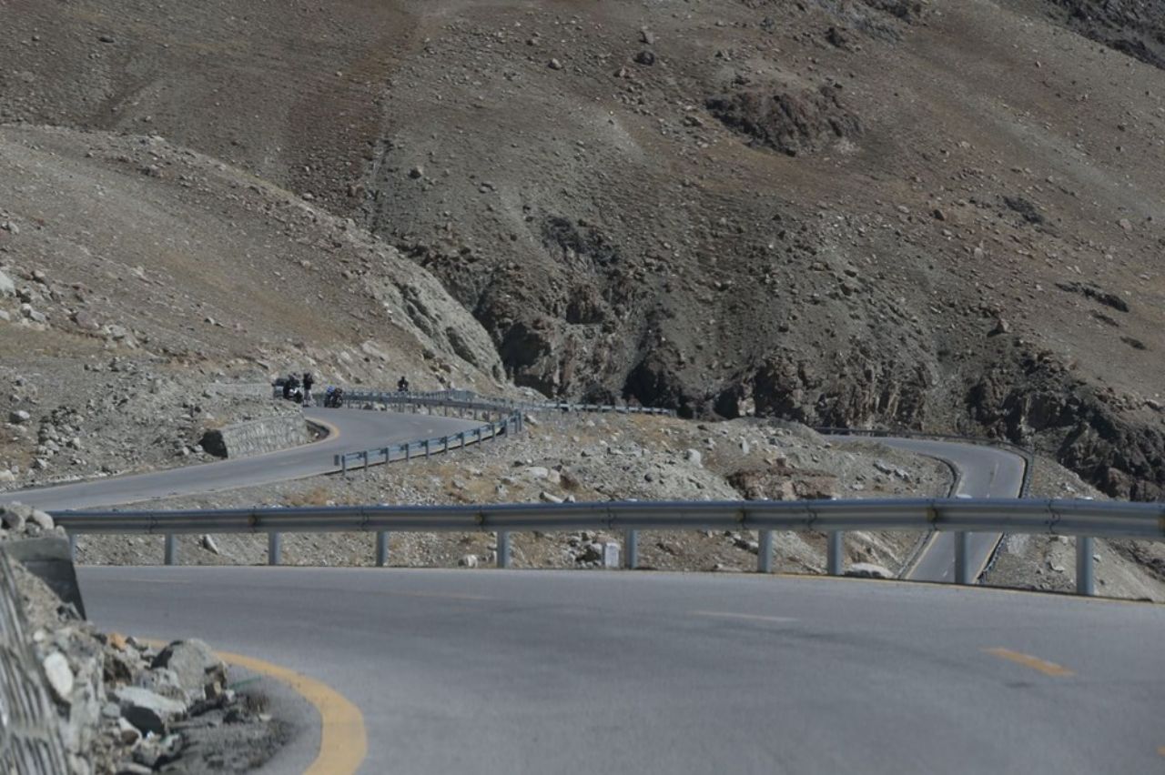 Bu yol 1000'den fazla kişinin ölümüne neden oldu! Dünyanın en tehlikeli yolu Karakurum Geçidi 3