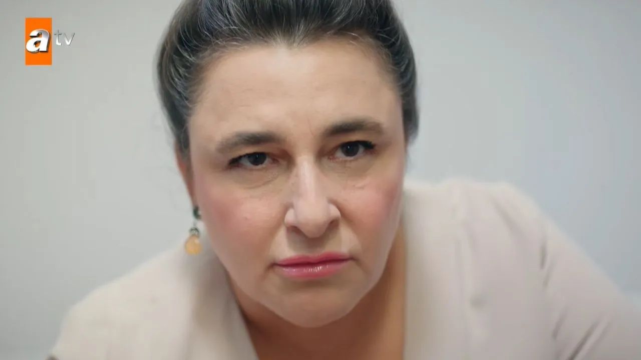 Bir Küçük Gün Işığı Dizisinde Erken Ayrılık! Başrol Oyuncusu 5 Bölüm Dayanabildi! 15