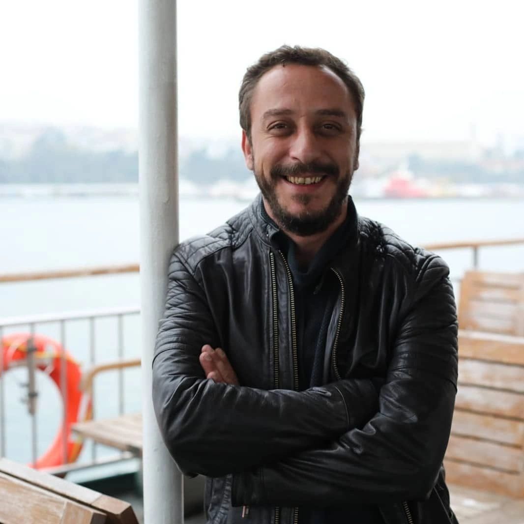 Mahkum Dizisinin Yıldızından Bomba Film Geliyor! Birbirinden Ünlü İsimler Kadroda! 13