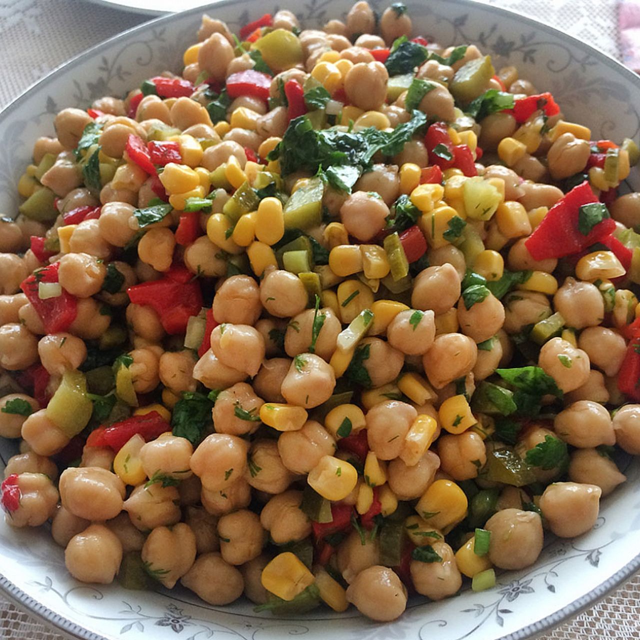 Hem sağlıklı, hem lezzetli, hem de doyurucu! Nohutlu salata nasıl yapılır? 1