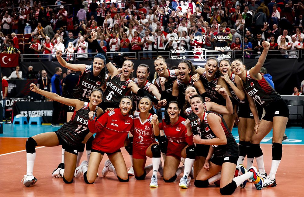 Voleybolun yıldızı Zehra Güneş'ten büyüleyici futbol resitali 3
