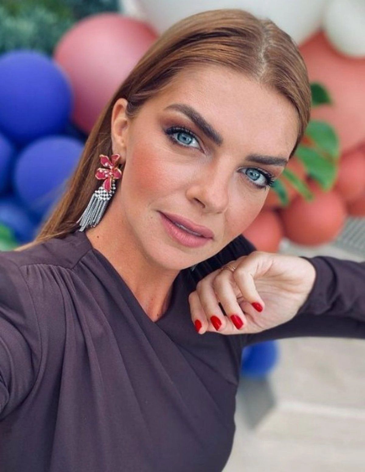 Pelin Karahan Baştan Aşağı Yenilendi! Ünlü Oyuncunun Yeni İmajı ve Stili Büyülüyor 3