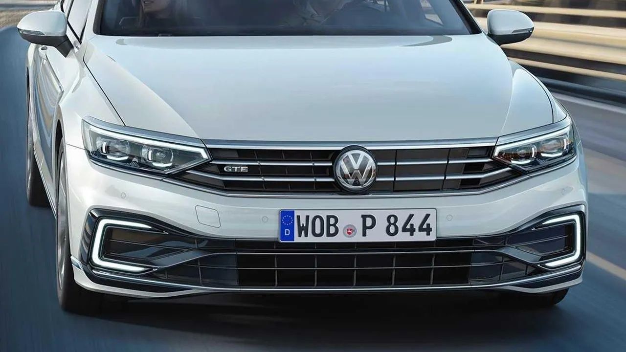 Volkswagen Passat Son Fiyat Listesiyle SUV'lara Kafa Tutuyor! Bu Yılın Sonunda Son Kez Banttan İniyor 4