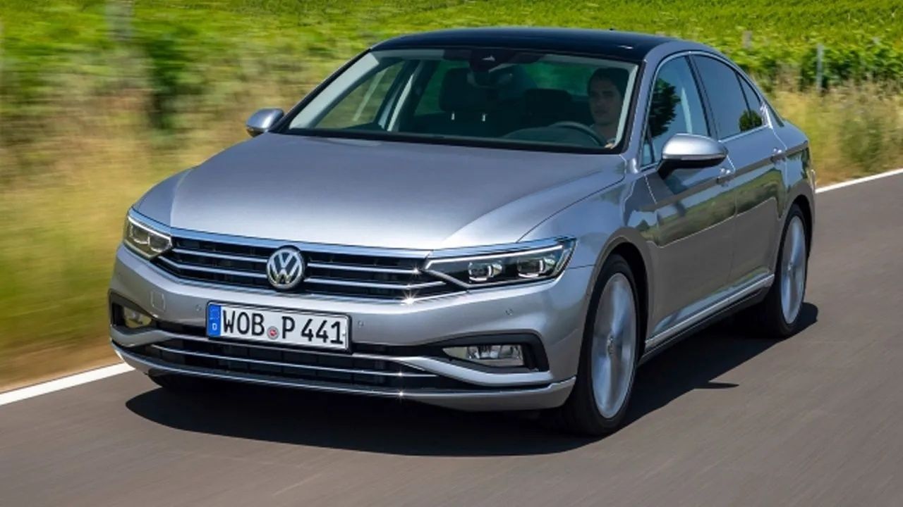 Volkswagen Passat Son Fiyat Listesiyle SUV'lara Kafa Tutuyor! Bu Yılın Sonunda Son Kez Banttan İniyor 5