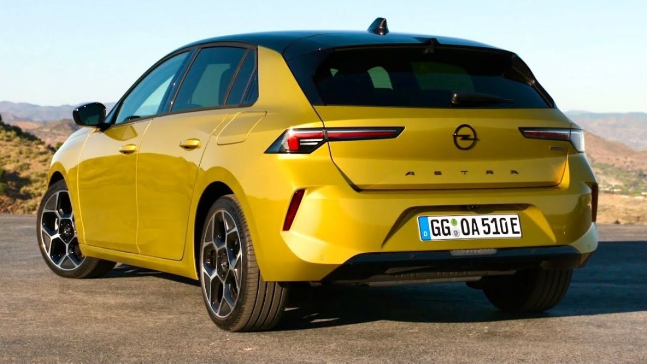2022 yılının en iyi aile otomobili seçildi: Opel Astra 3