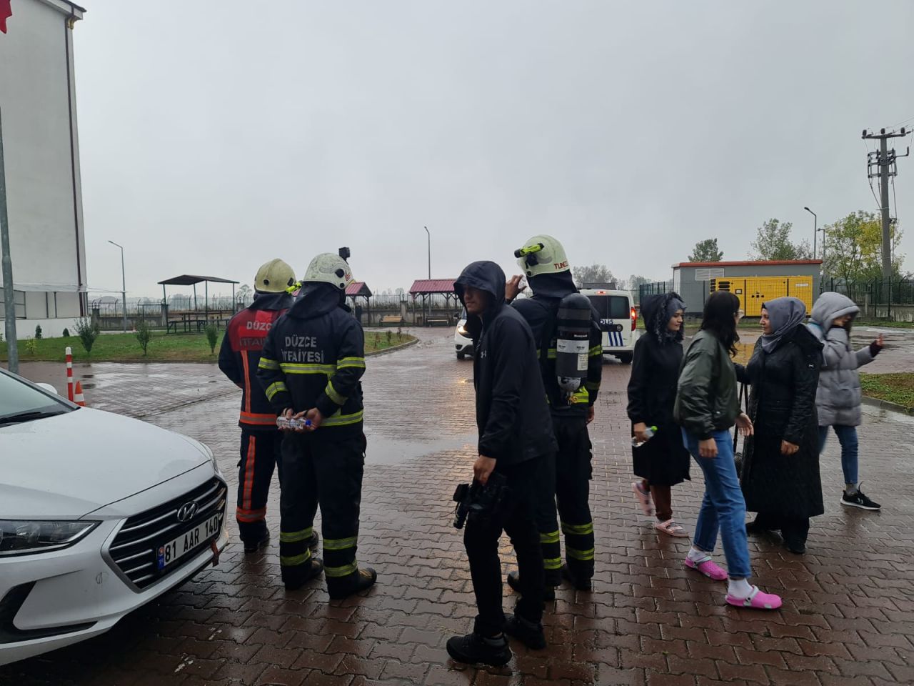 Düzce'de doğal gaz paniği! Binlerce öğrenci tahliye edildi... 4