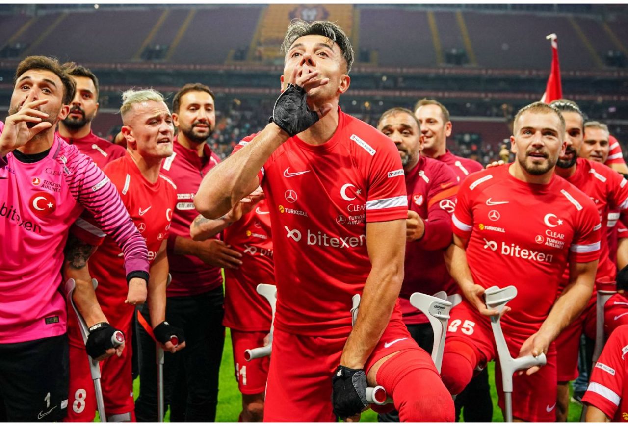 Tarihi an tarihi başarı! Kupa Ampute Futbol Milli Takımı’nın ellerinde yükseldi... 2