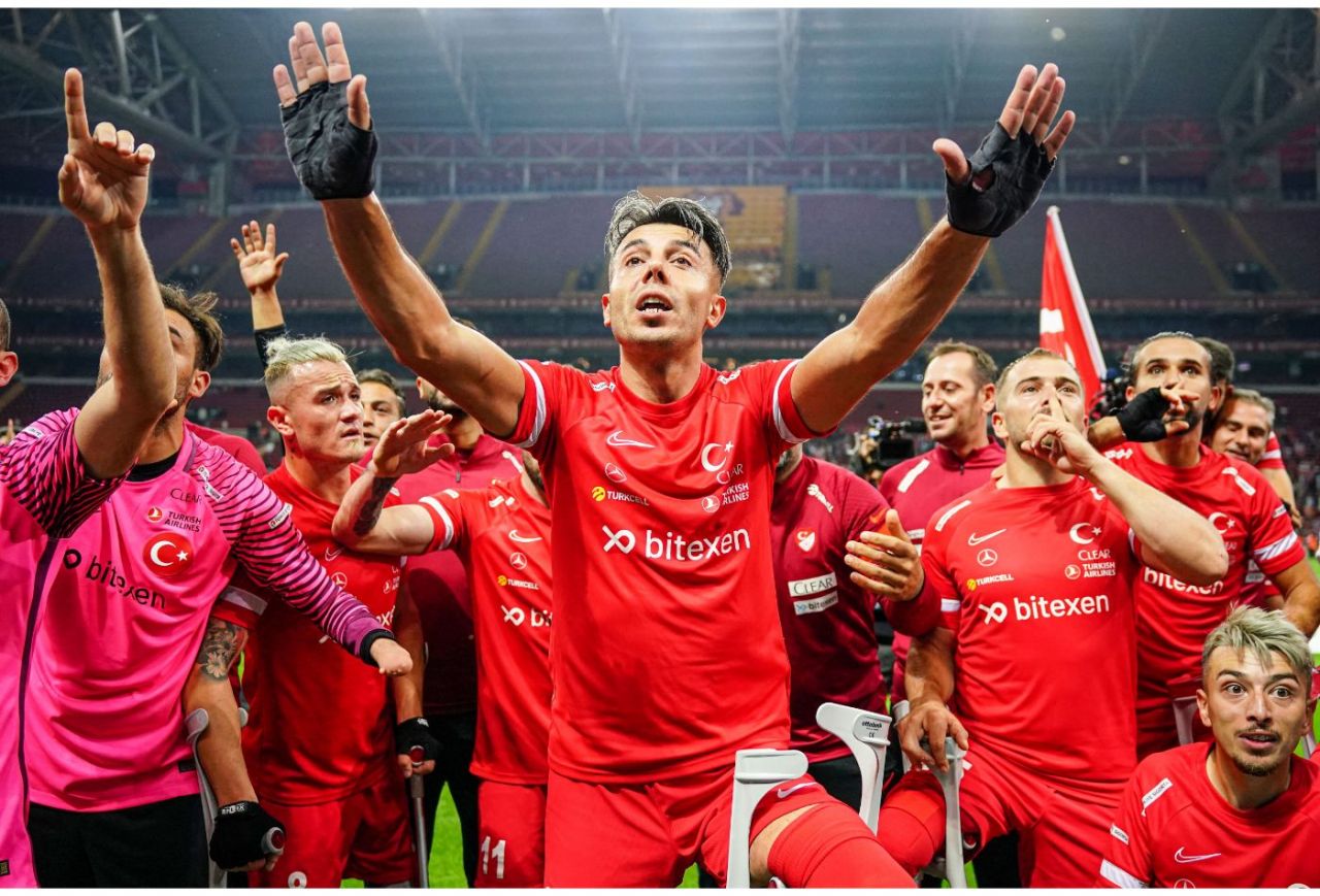 Tarihi an tarihi başarı! Kupa Ampute Futbol Milli Takımı’nın ellerinde yükseldi... 3