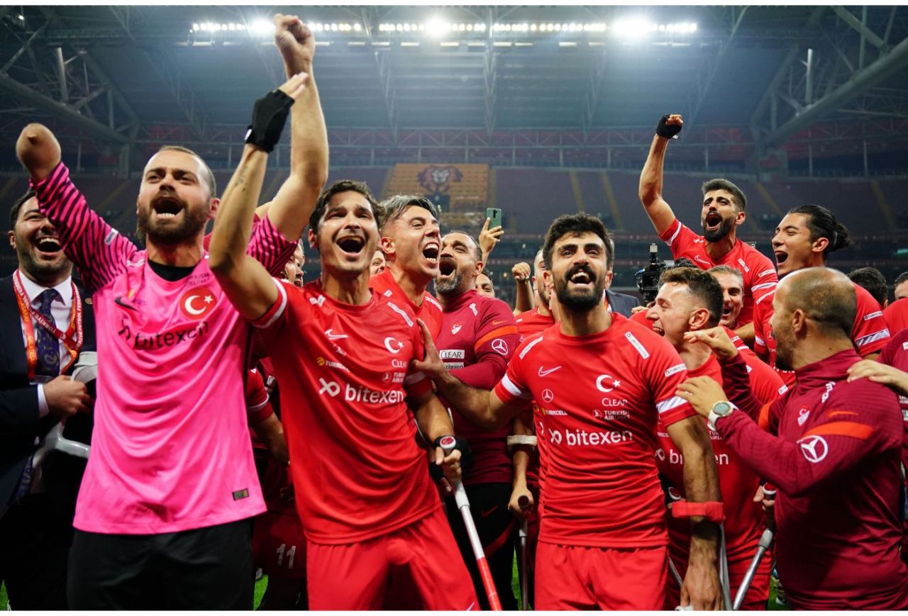 Tarihi an tarihi başarı! Kupa Ampute Futbol Milli Takımı’nın ellerinde yükseldi... 6