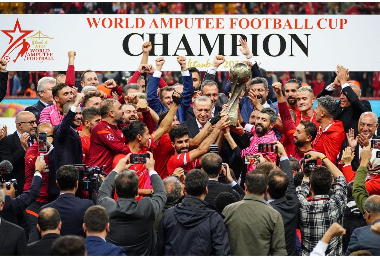Tarihi an tarihi başarı! Kupa Ampute Futbol Milli Takımı’nın ellerinde yükseldi... 10